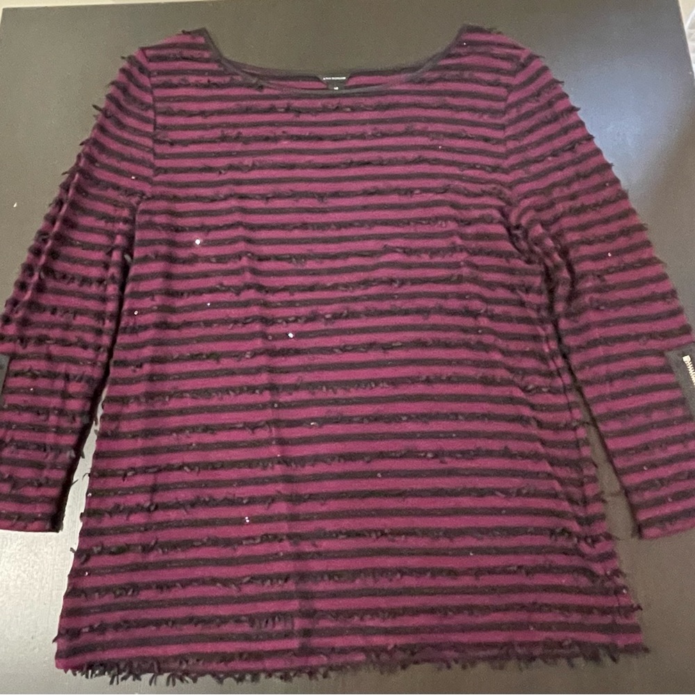 Ann Taylor Knitted Top w/ Zippered Sleeves. *Like New*. Size M